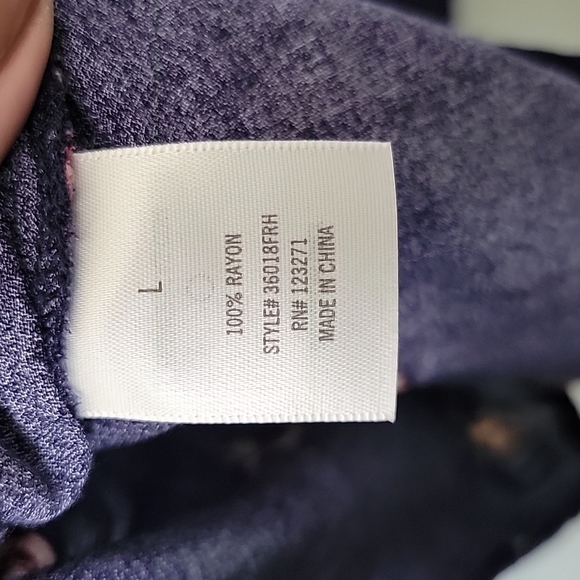 Francesca's Romantic Girly Blue Rain NWT floral surplice top medium - Picture 7 of 9